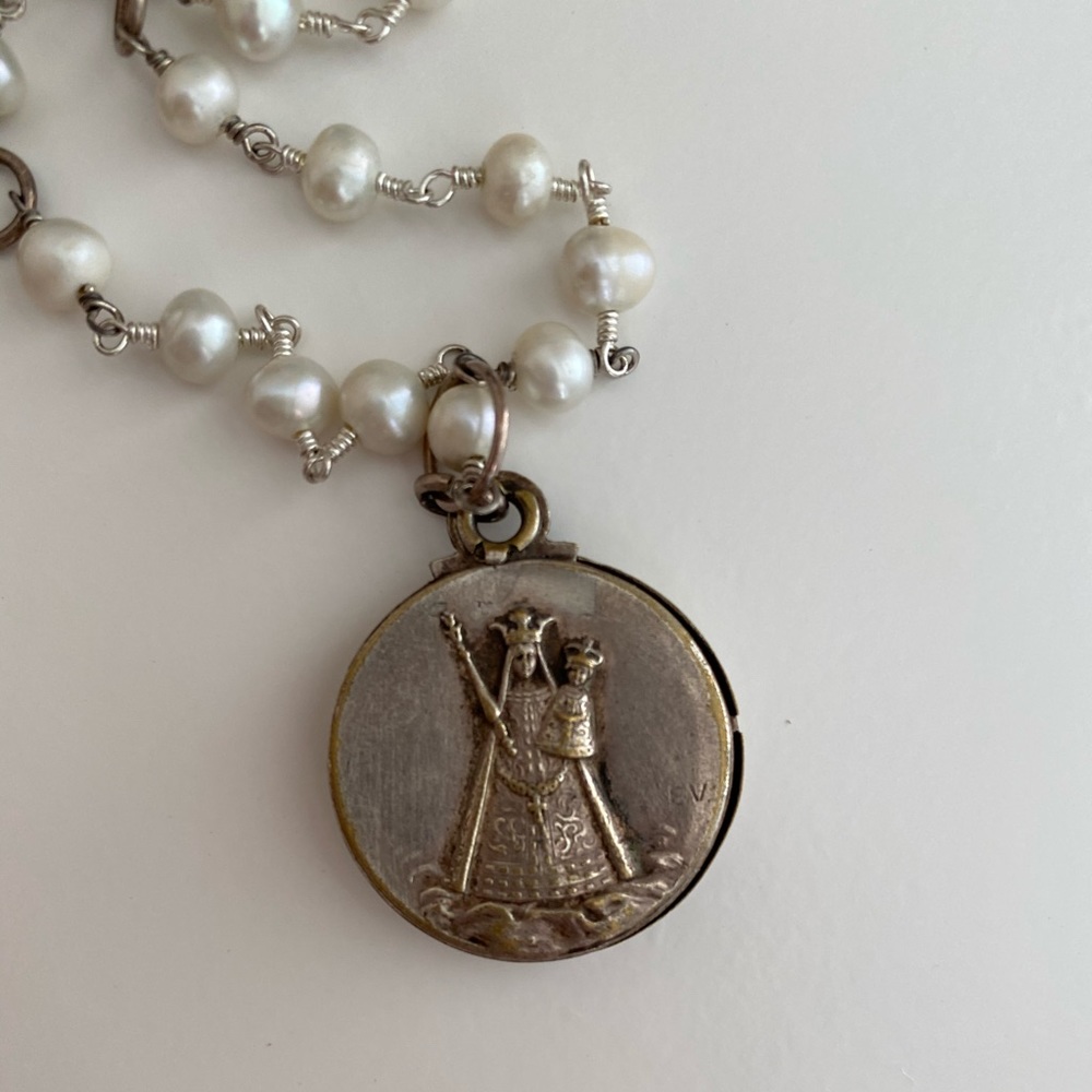 ENGRAVED 1943 PICTURE LOCKET AND RELIGIOUS MEDAL